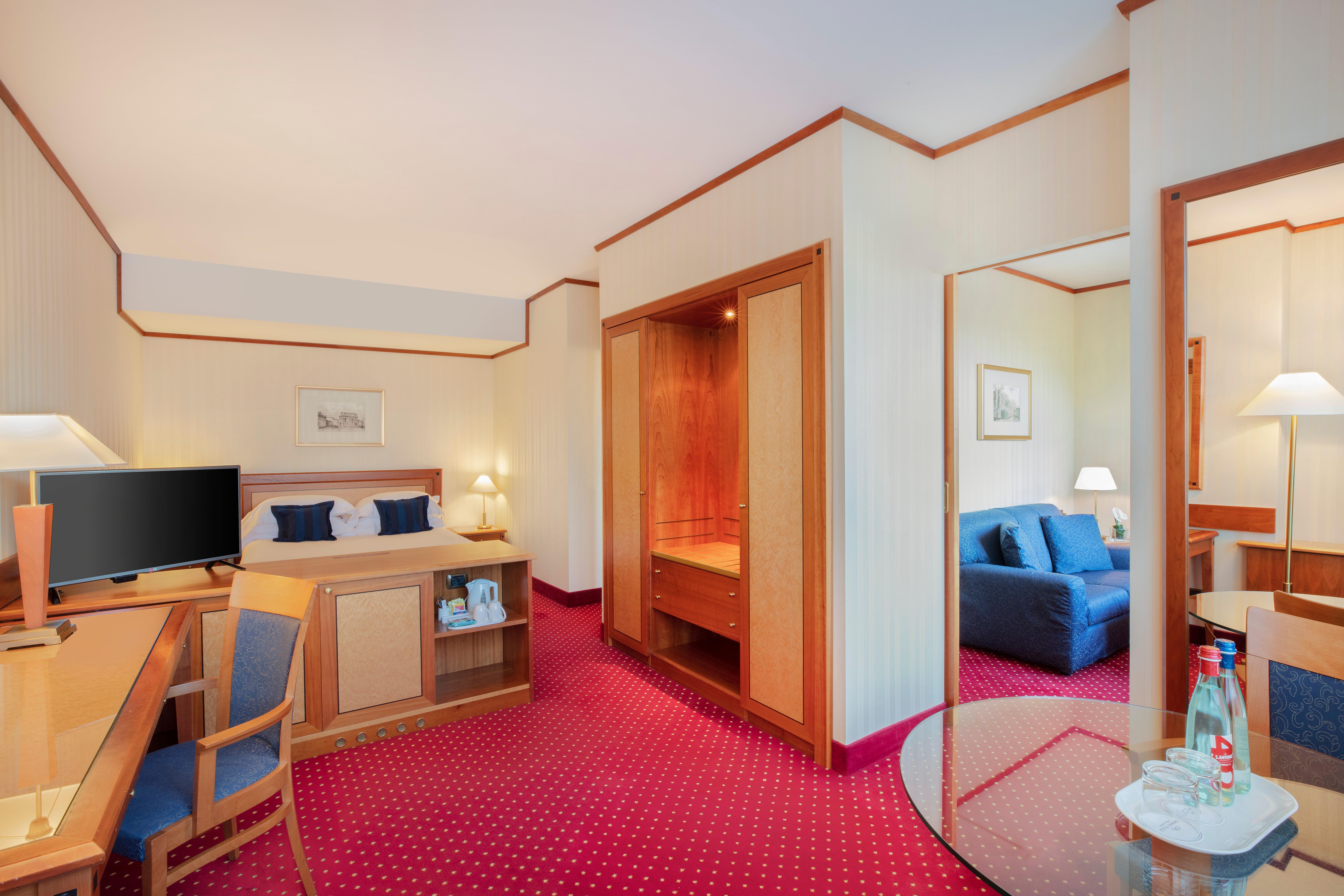 Отель Crowne Plaza Milan Linate By Ihg Сан-Донато-Миланезе Экстерьер фото