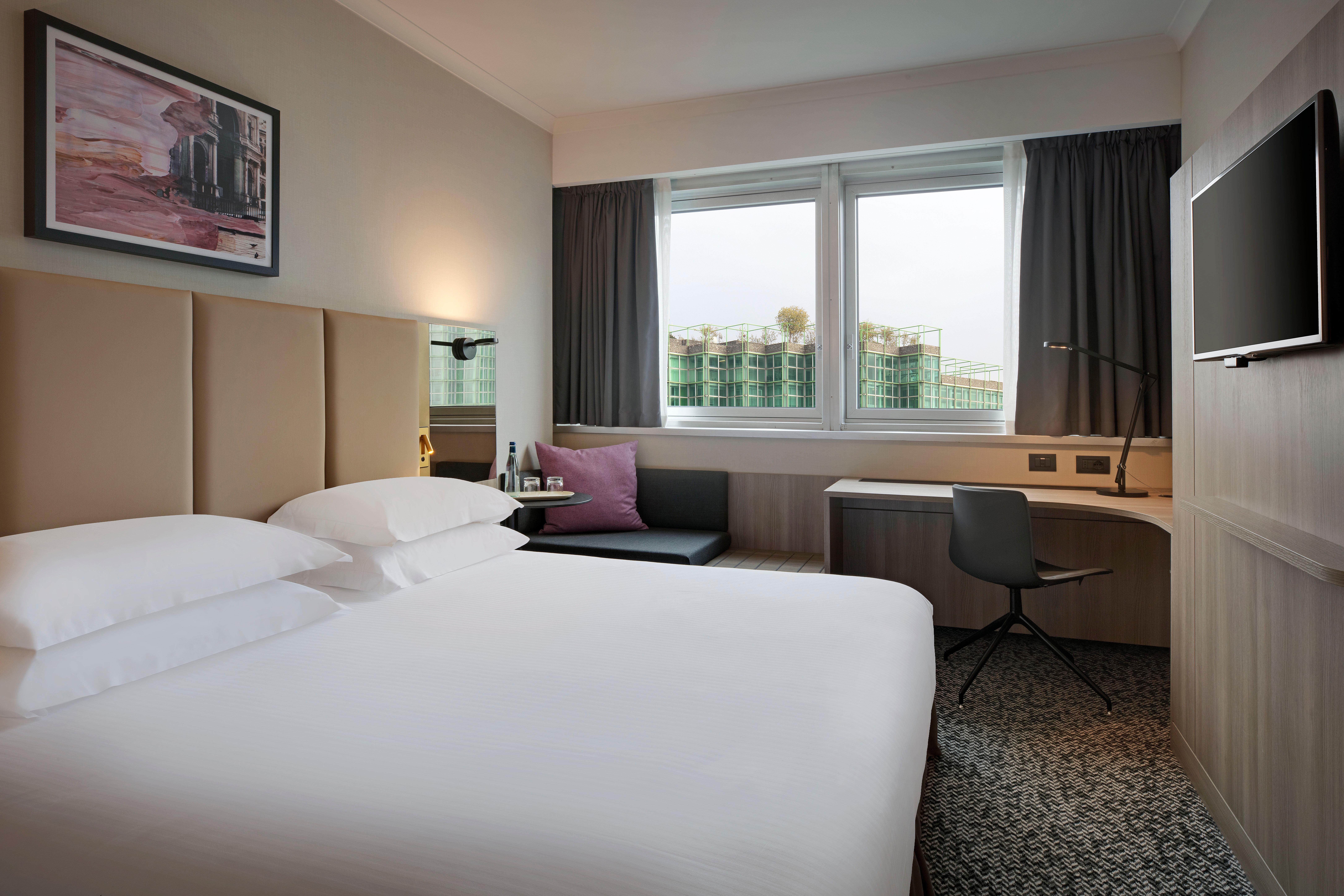 Отель Crowne Plaza Milan Linate By Ihg Сан-Донато-Миланезе Экстерьер фото