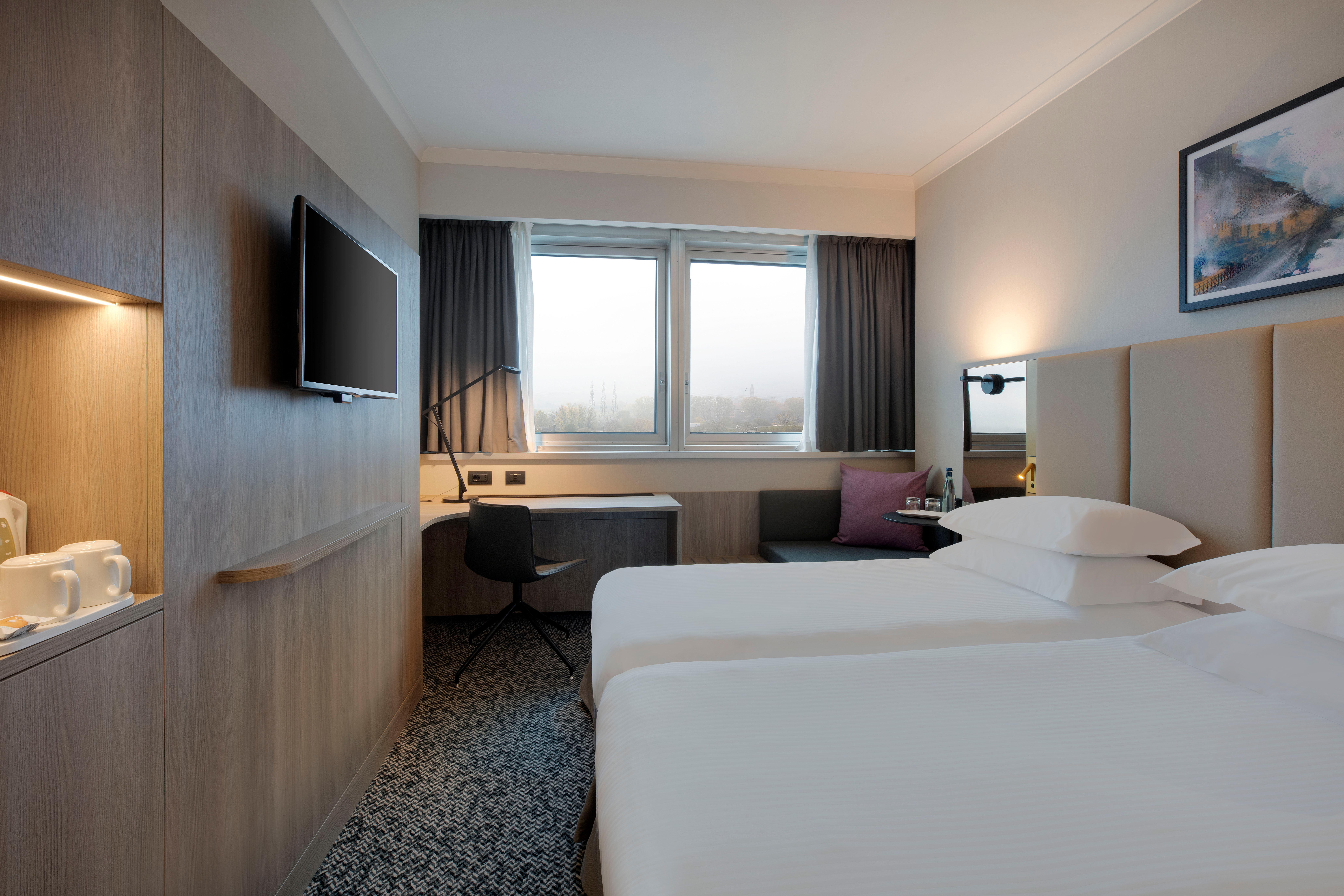 Отель Crowne Plaza Milan Linate By Ihg Сан-Донато-Миланезе Экстерьер фото