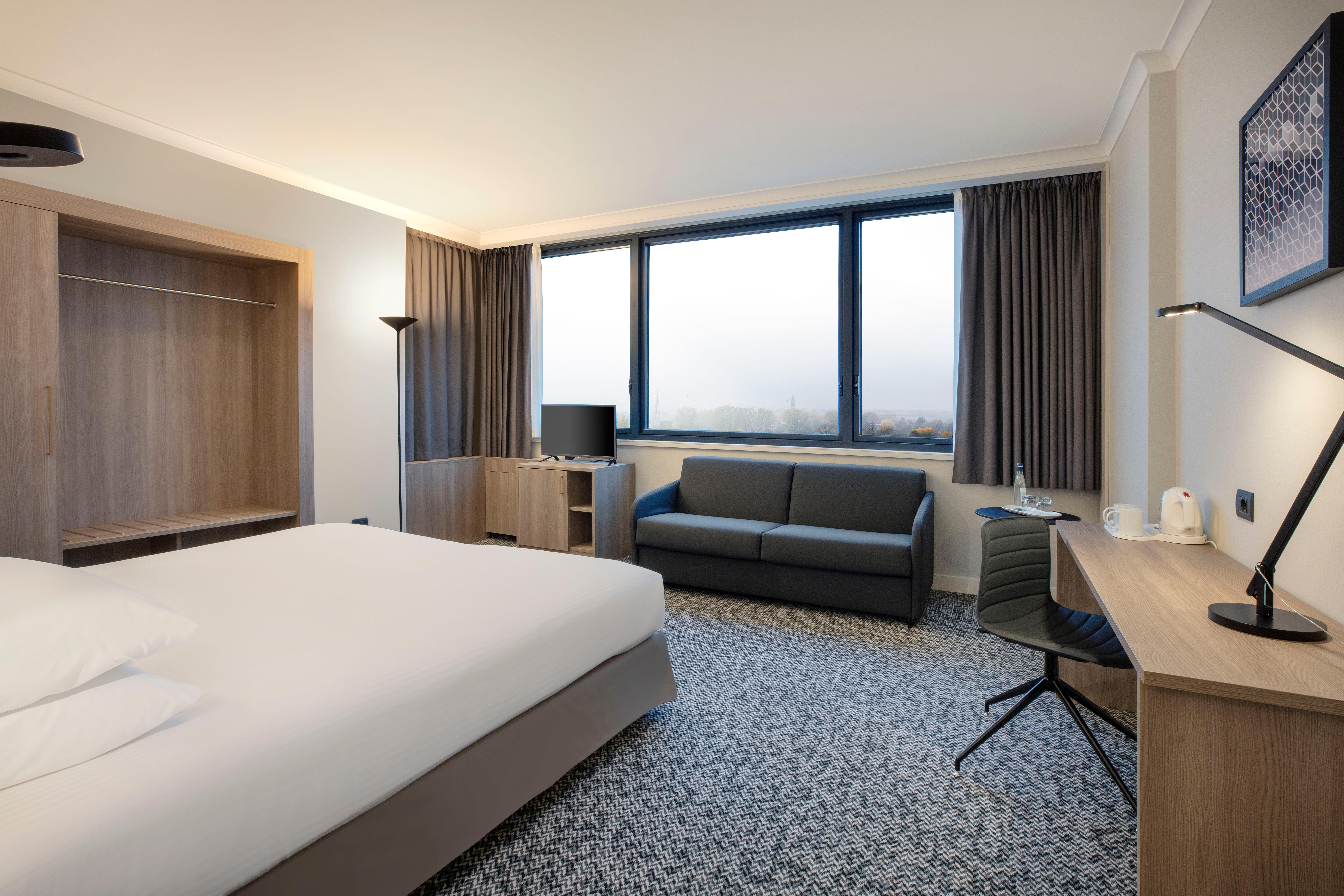 Отель Crowne Plaza Milan Linate By Ihg Сан-Донато-Миланезе Экстерьер фото