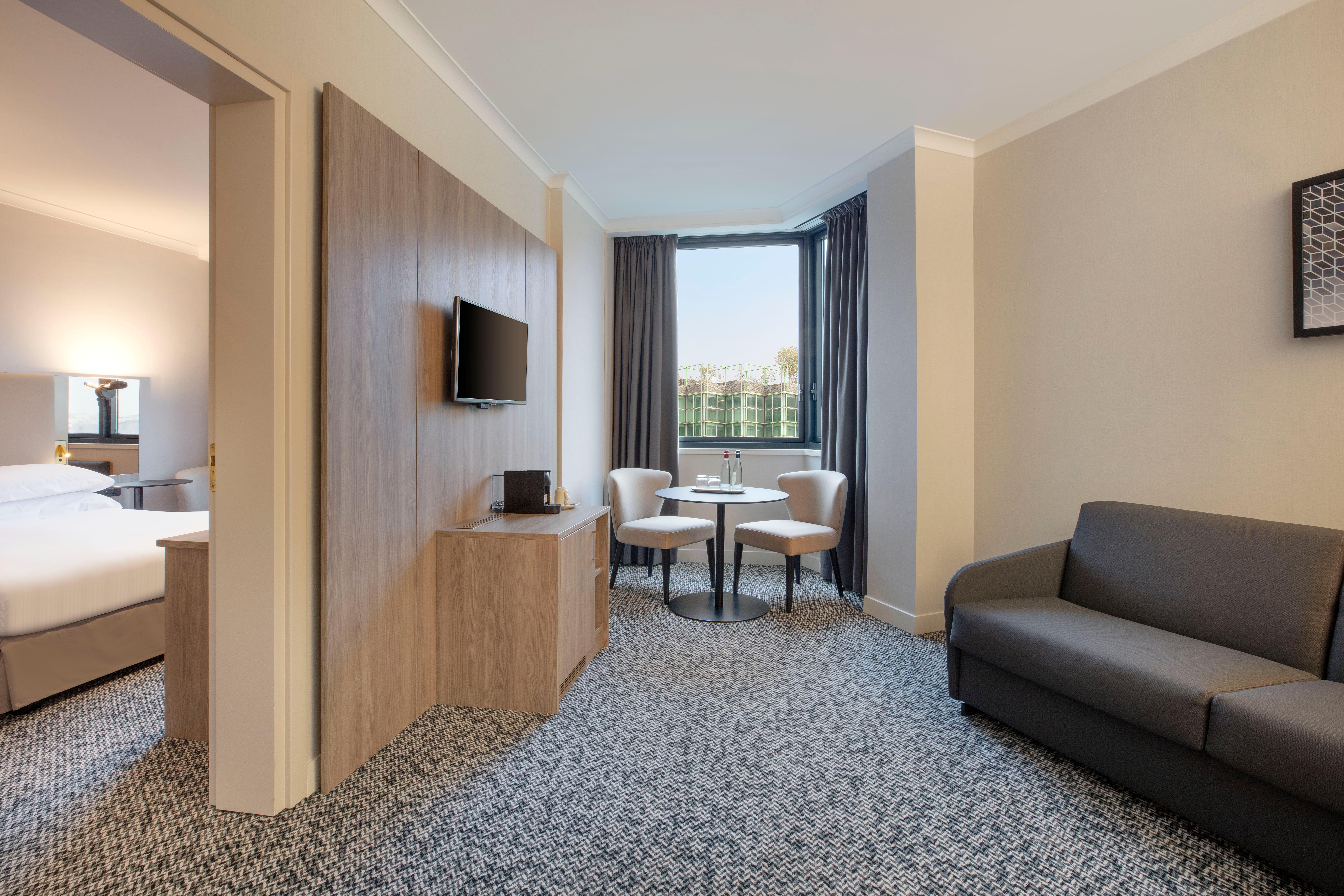 Отель Crowne Plaza Milan Linate By Ihg Сан-Донато-Миланезе Экстерьер фото