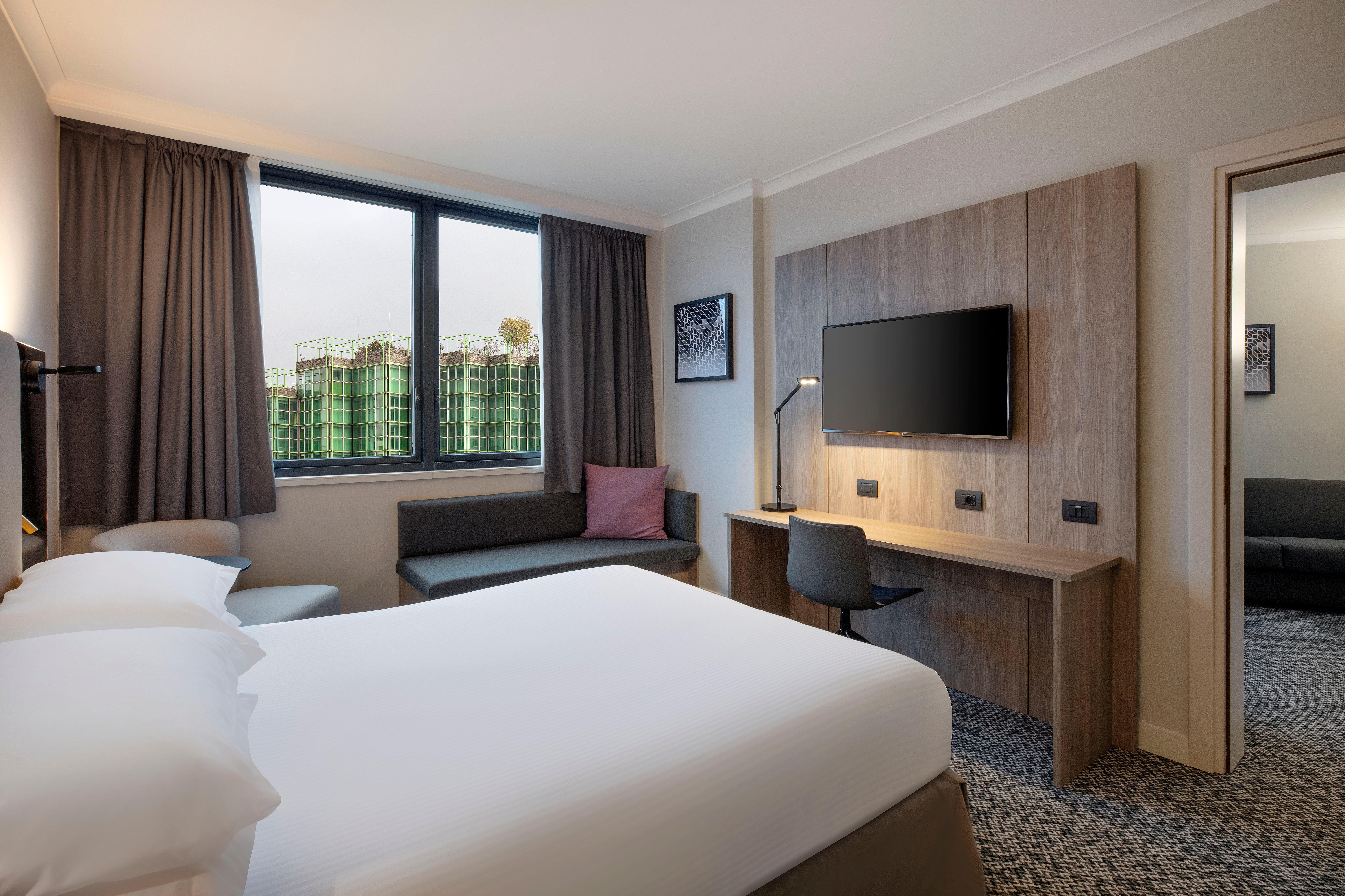 Отель Crowne Plaza Milan Linate By Ihg Сан-Донато-Миланезе Экстерьер фото