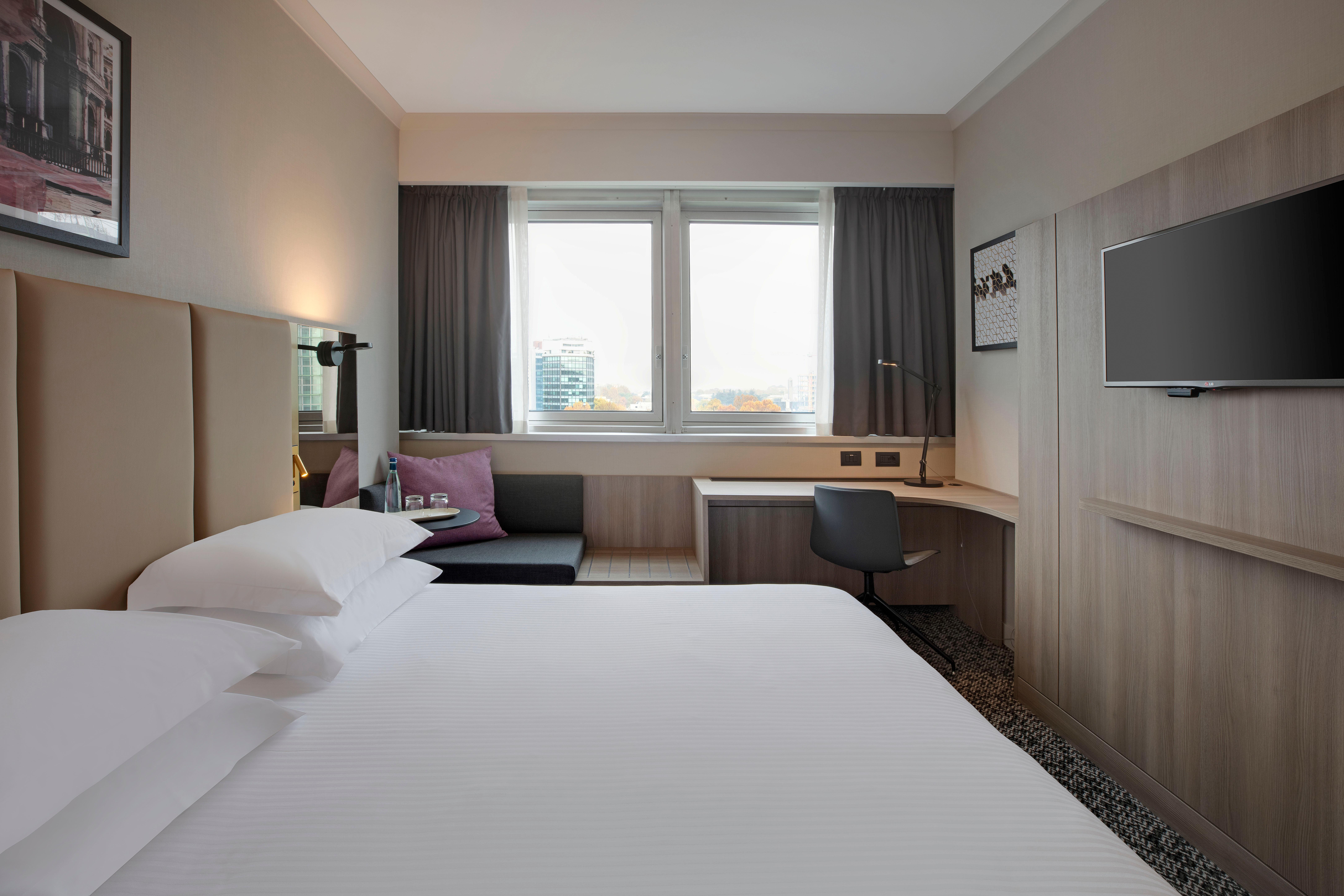 Отель Crowne Plaza Milan Linate By Ihg Сан-Донато-Миланезе Экстерьер фото