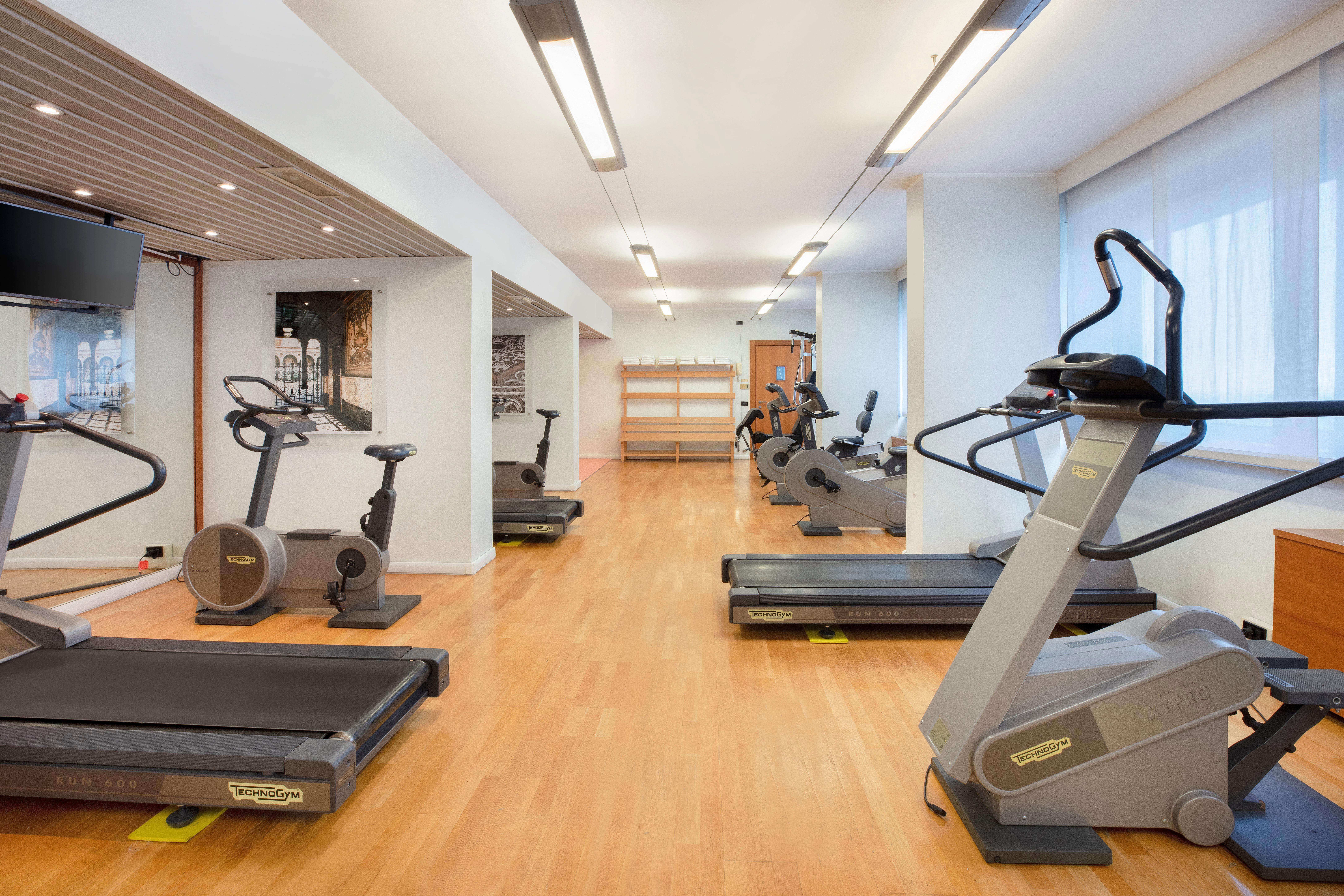 Отель Crowne Plaza Milan Linate By Ihg Сан-Донато-Миланезе Экстерьер фото