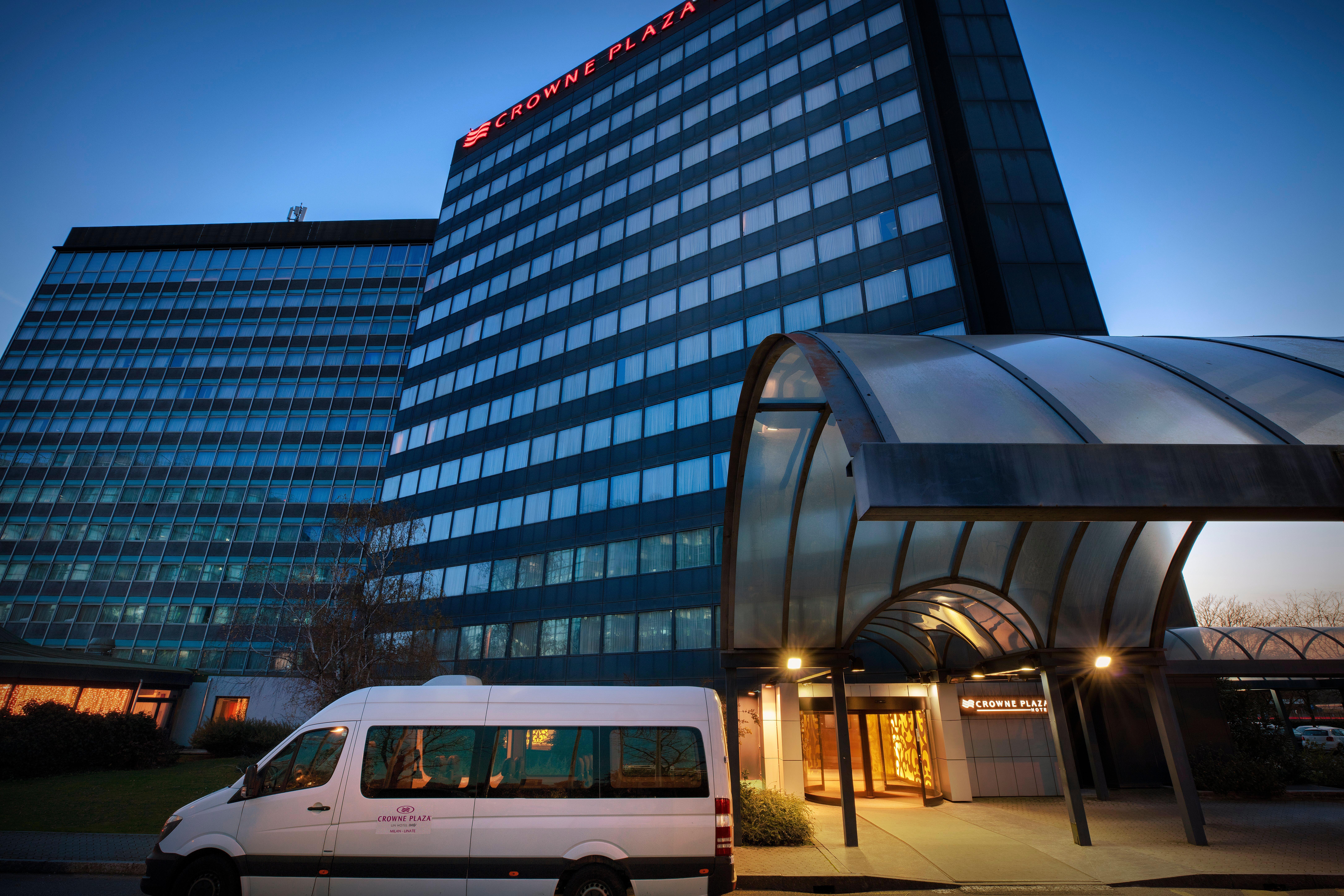 Отель Crowne Plaza Milan Linate By Ihg Сан-Донато-Миланезе Экстерьер фото