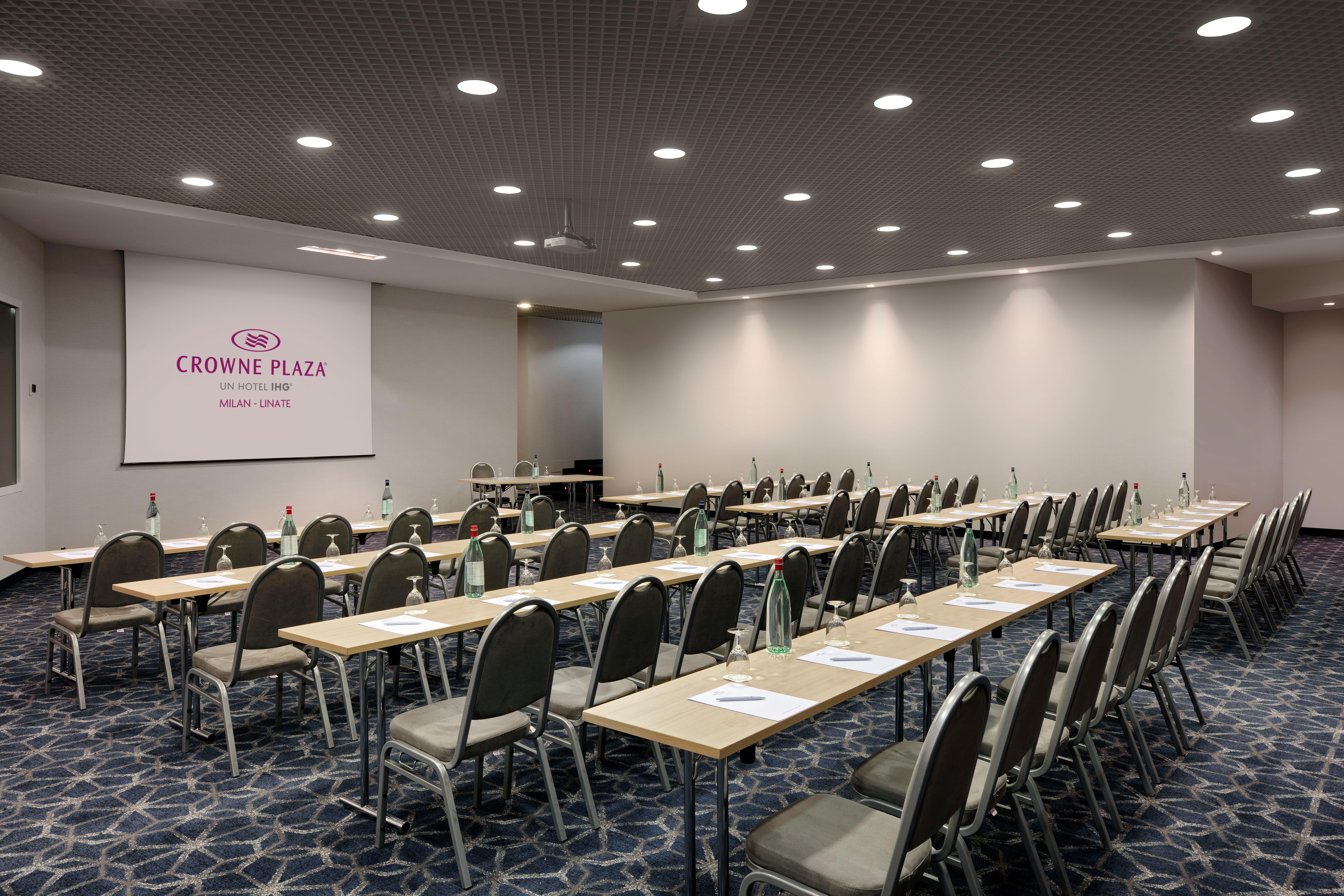 Отель Crowne Plaza Milan Linate By Ihg Сан-Донато-Миланезе Экстерьер фото