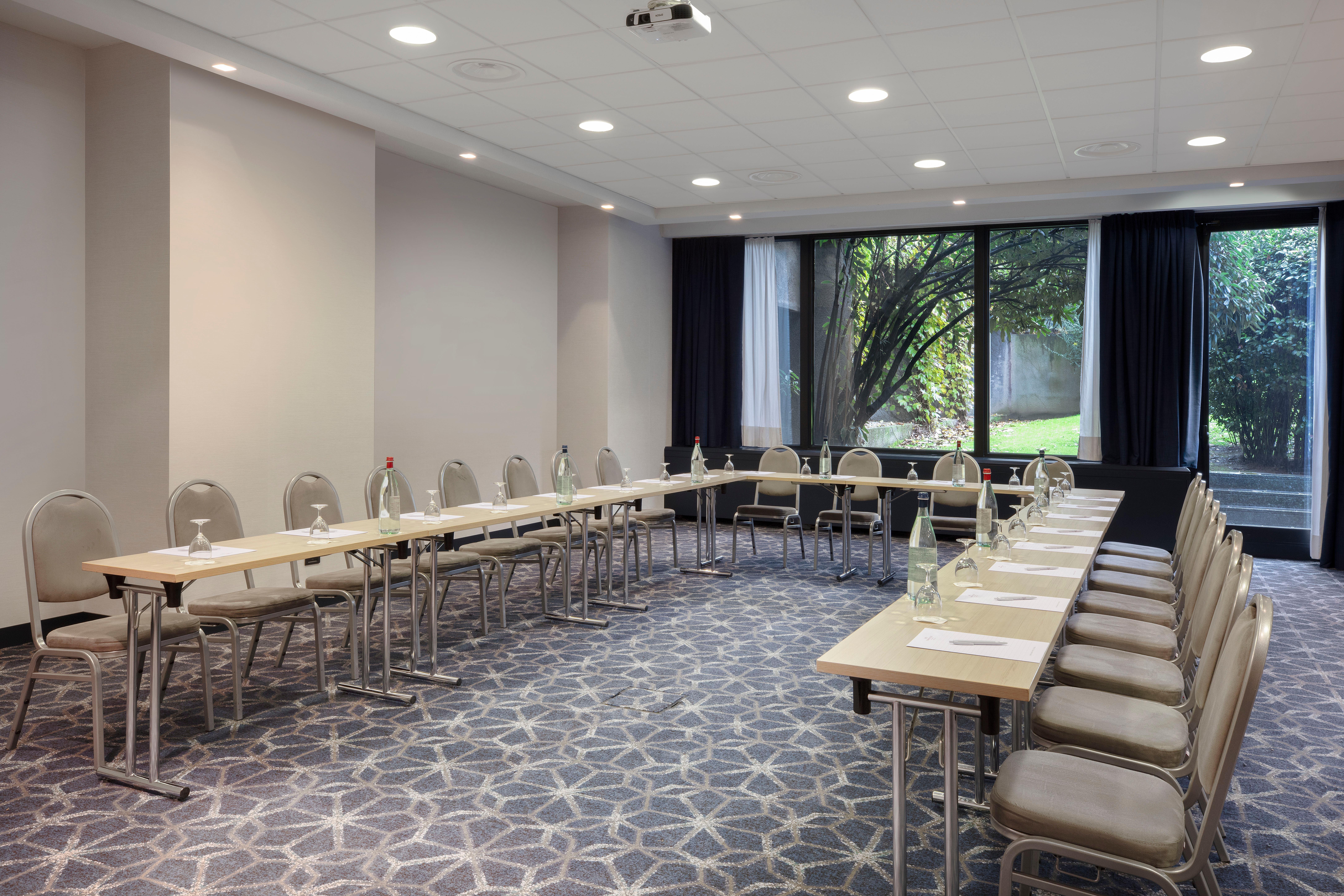 Отель Crowne Plaza Milan Linate By Ihg Сан-Донато-Миланезе Экстерьер фото