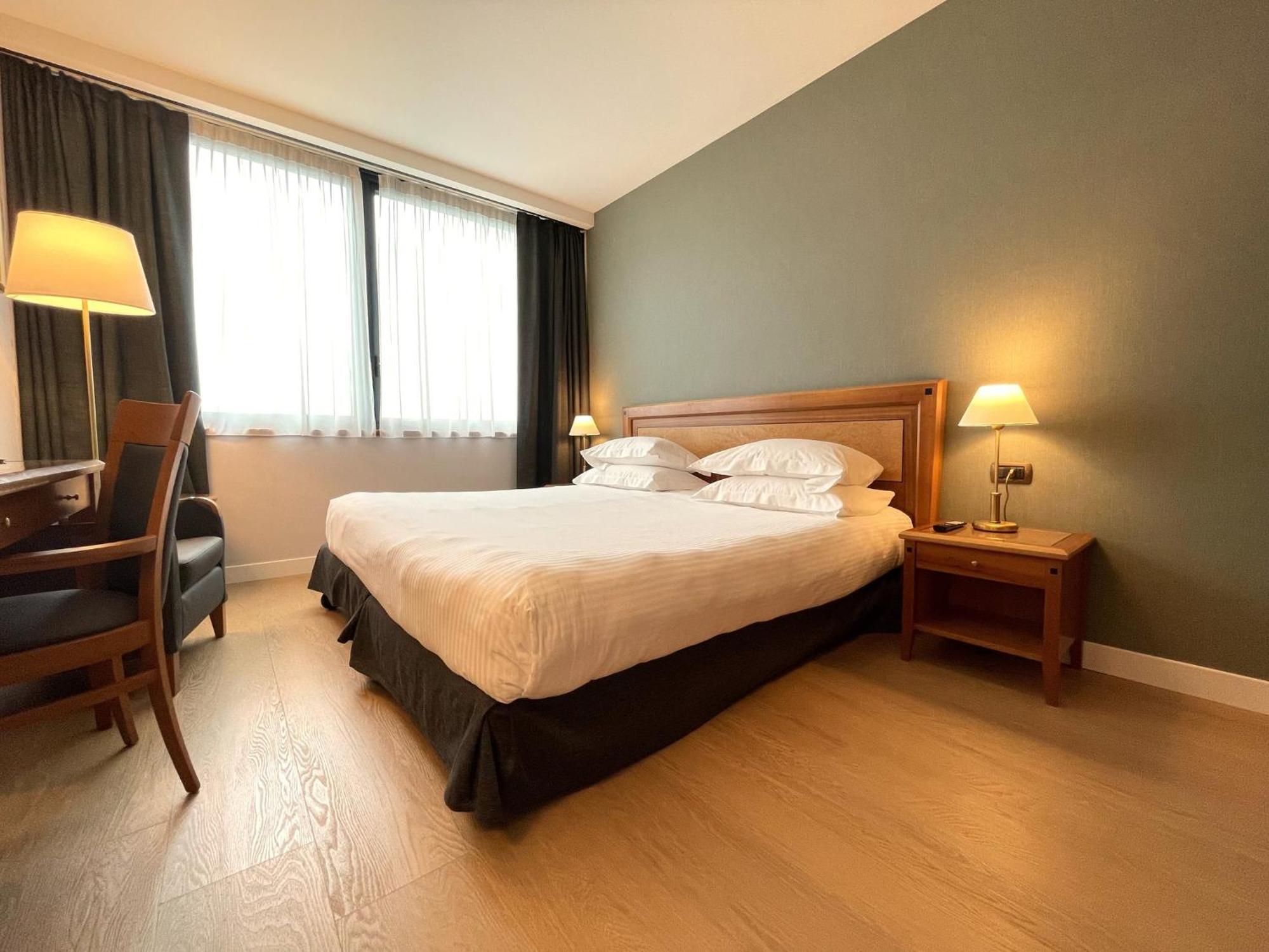Отель Crowne Plaza Milan Linate By Ihg Сан-Донато-Миланезе Экстерьер фото