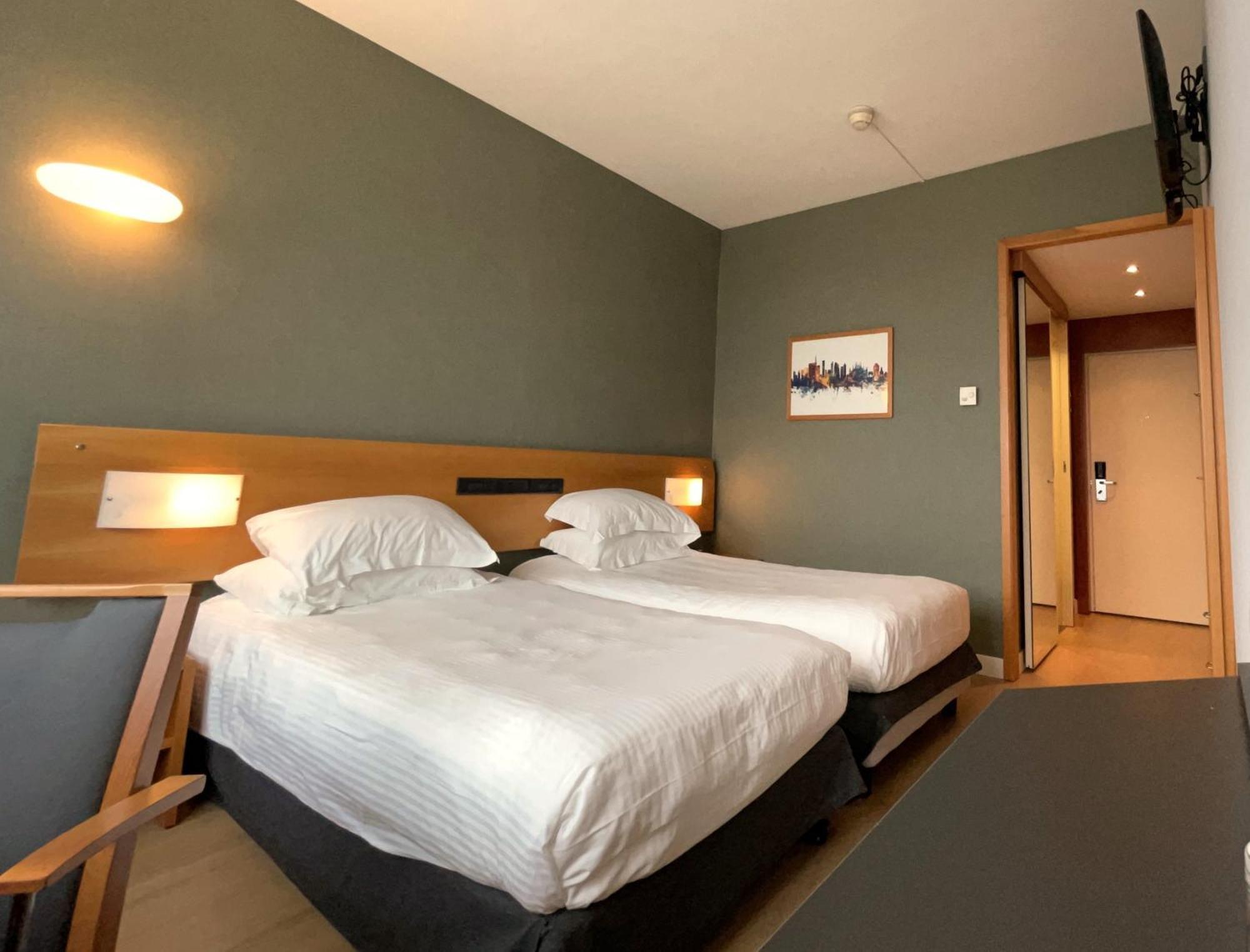 Отель Crowne Plaza Milan Linate By Ihg Сан-Донато-Миланезе Экстерьер фото