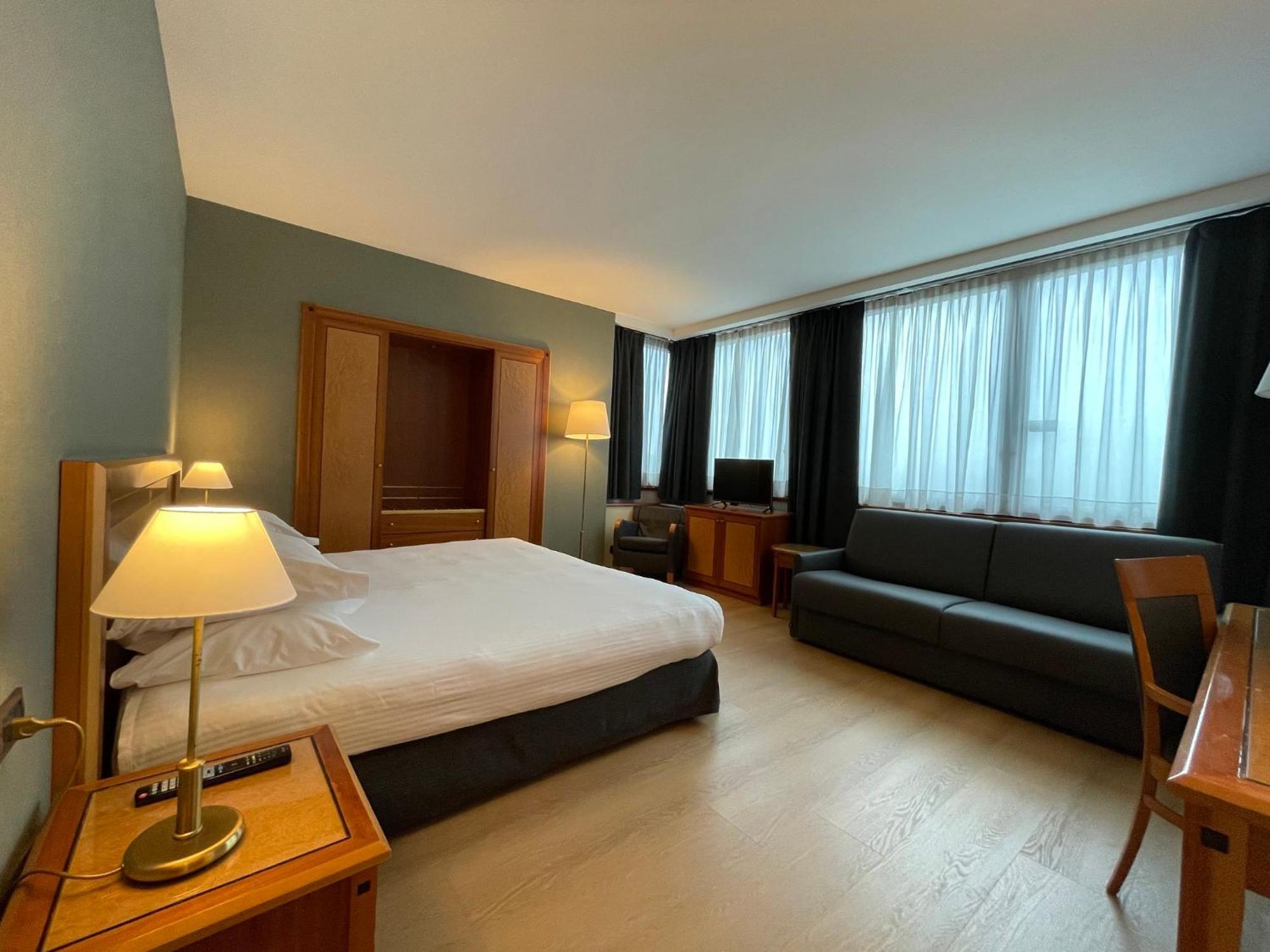 Отель Crowne Plaza Milan Linate By Ihg Сан-Донато-Миланезе Экстерьер фото