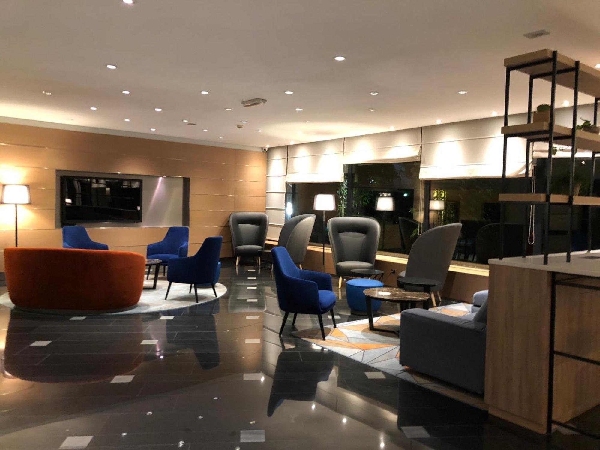 Отель Crowne Plaza Milan Linate By Ihg Сан-Донато-Миланезе Экстерьер фото