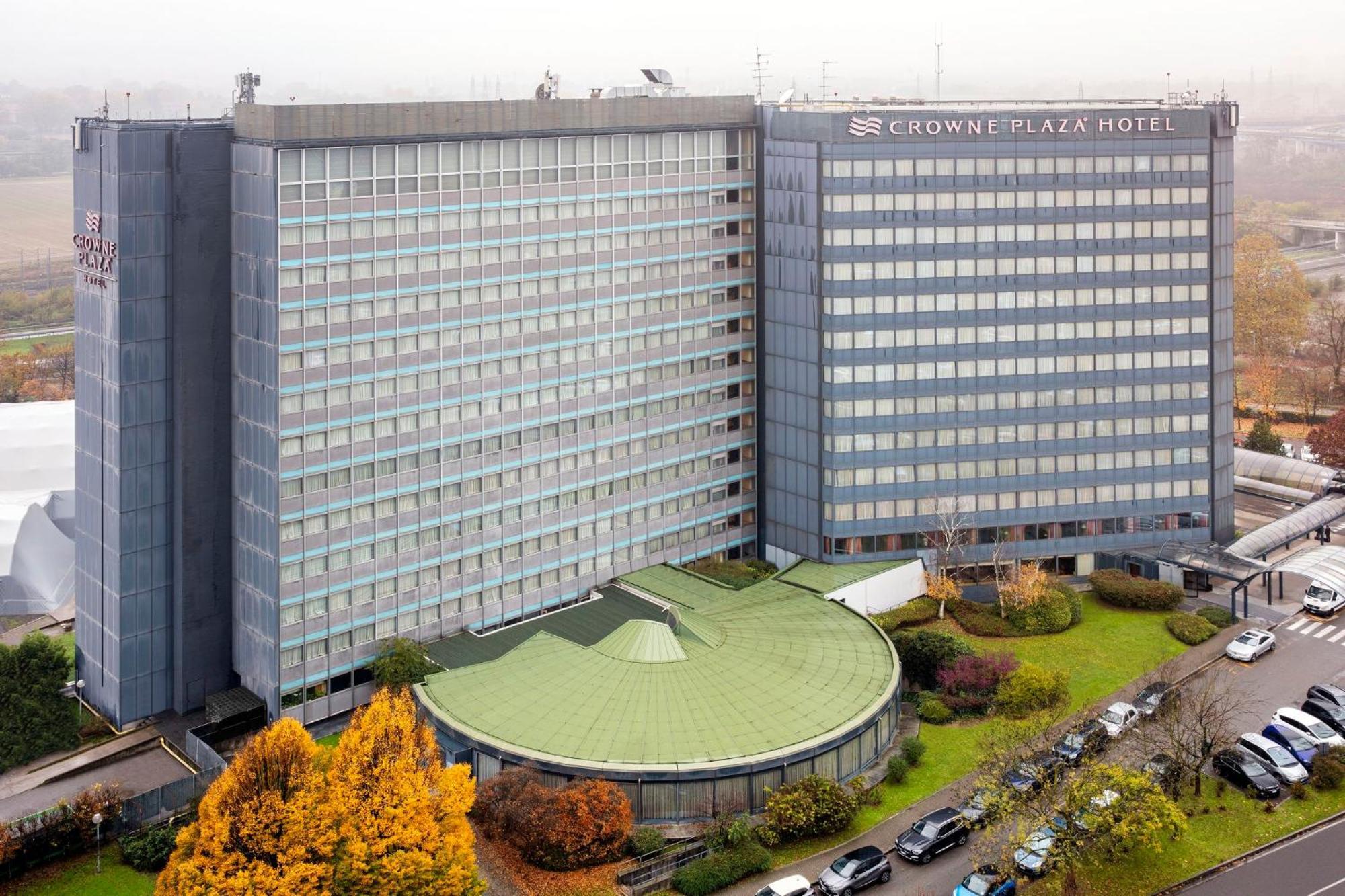 Отель Crowne Plaza Milan Linate By Ihg Сан-Донато-Миланезе Экстерьер фото