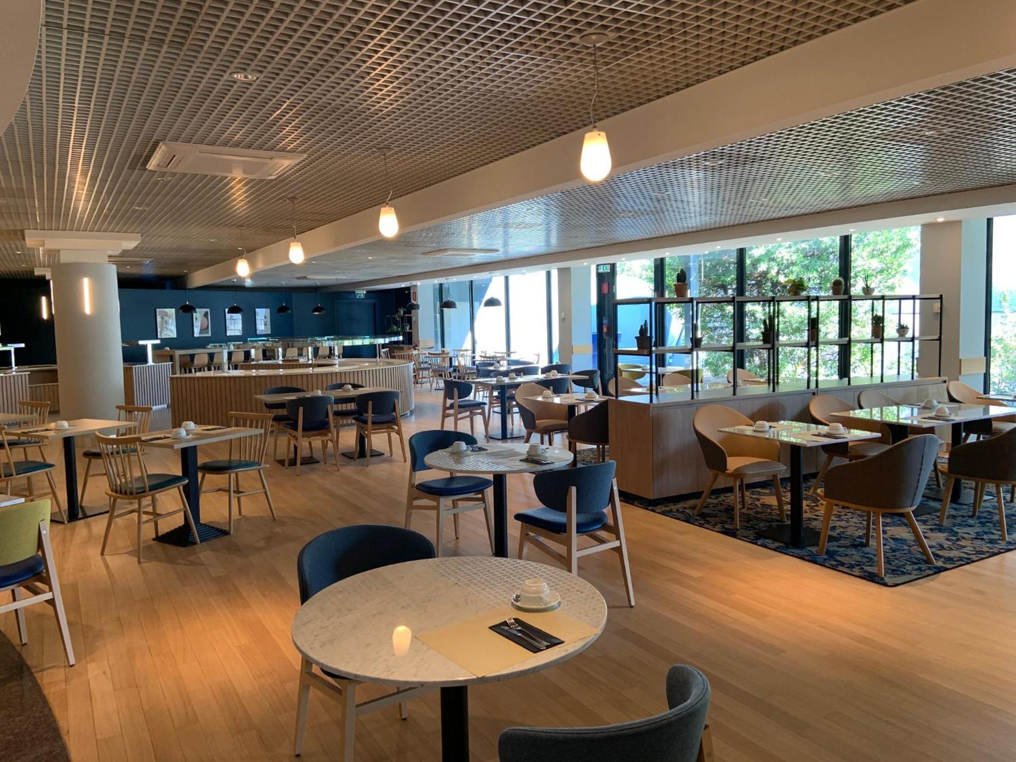 Отель Crowne Plaza Milan Linate By Ihg Сан-Донато-Миланезе Экстерьер фото