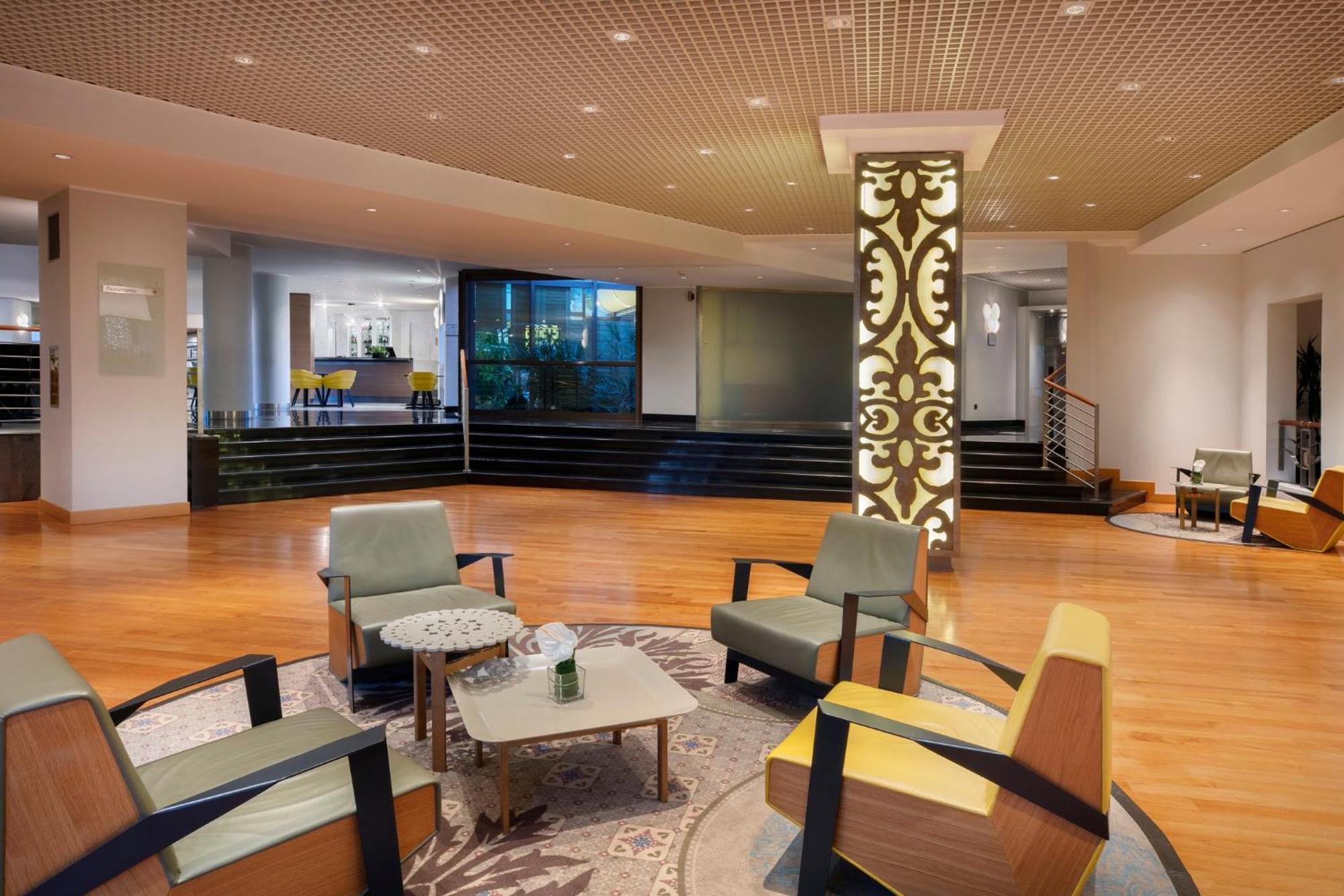 Отель Crowne Plaza Milan Linate By Ihg Сан-Донато-Миланезе Экстерьер фото